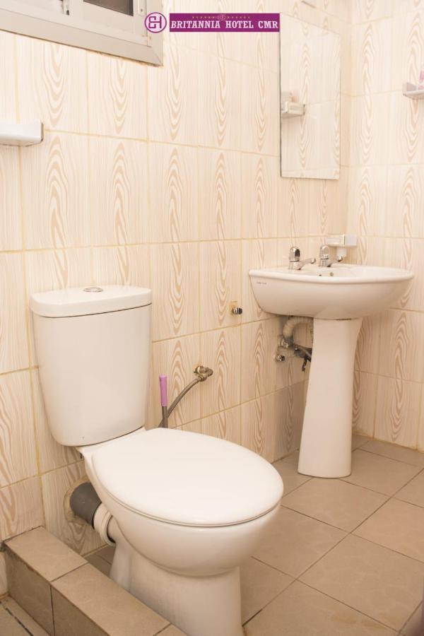 Britannia Hotel Cmr Yaounde Bagian luar foto