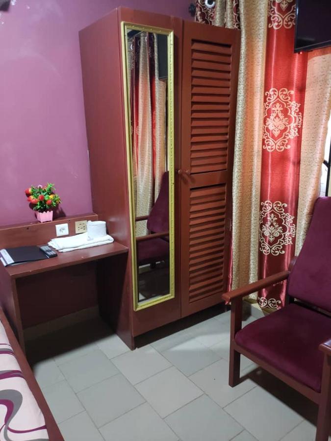 Britannia Hotel Cmr Yaounde Bagian luar foto