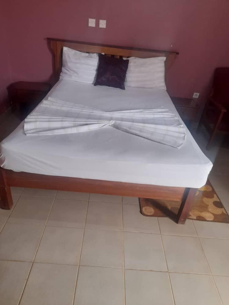 Britannia Hotel Cmr Yaounde Bagian luar foto